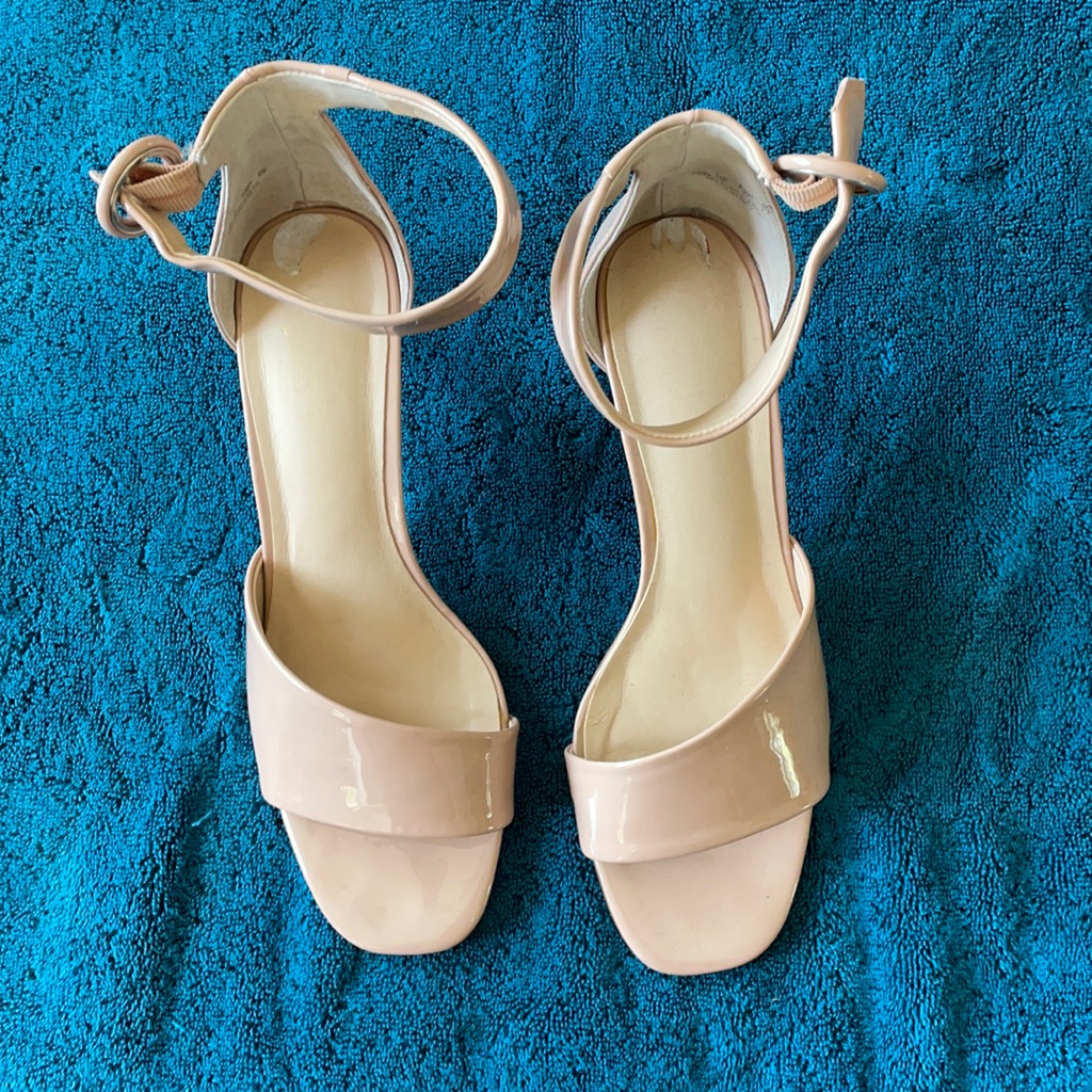Franco Sarto Tan Patent Leather Heels.